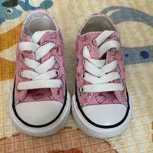 Baby girl converse Hello Kitty